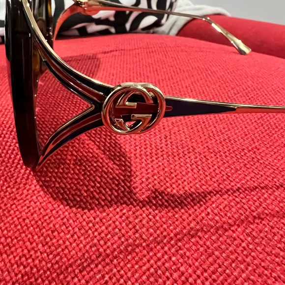 Gucci 0226S Sunglasses. Brand new with With Tags. They are 100% Authentic. - Picture 7 of 8